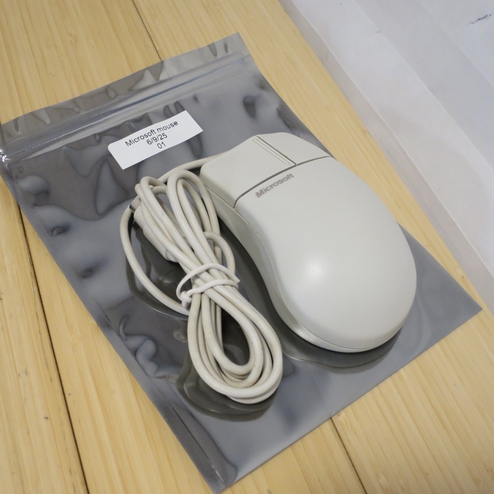 2 Button Microsoft Mouse Port Compatible PS2 Mouse 2.1A PN 90741‎ - Tested 01